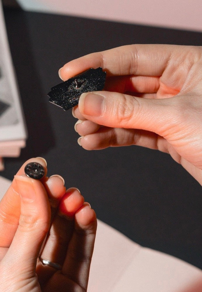 AC/DC - Set Of 4 - Pin | Neutral-Image