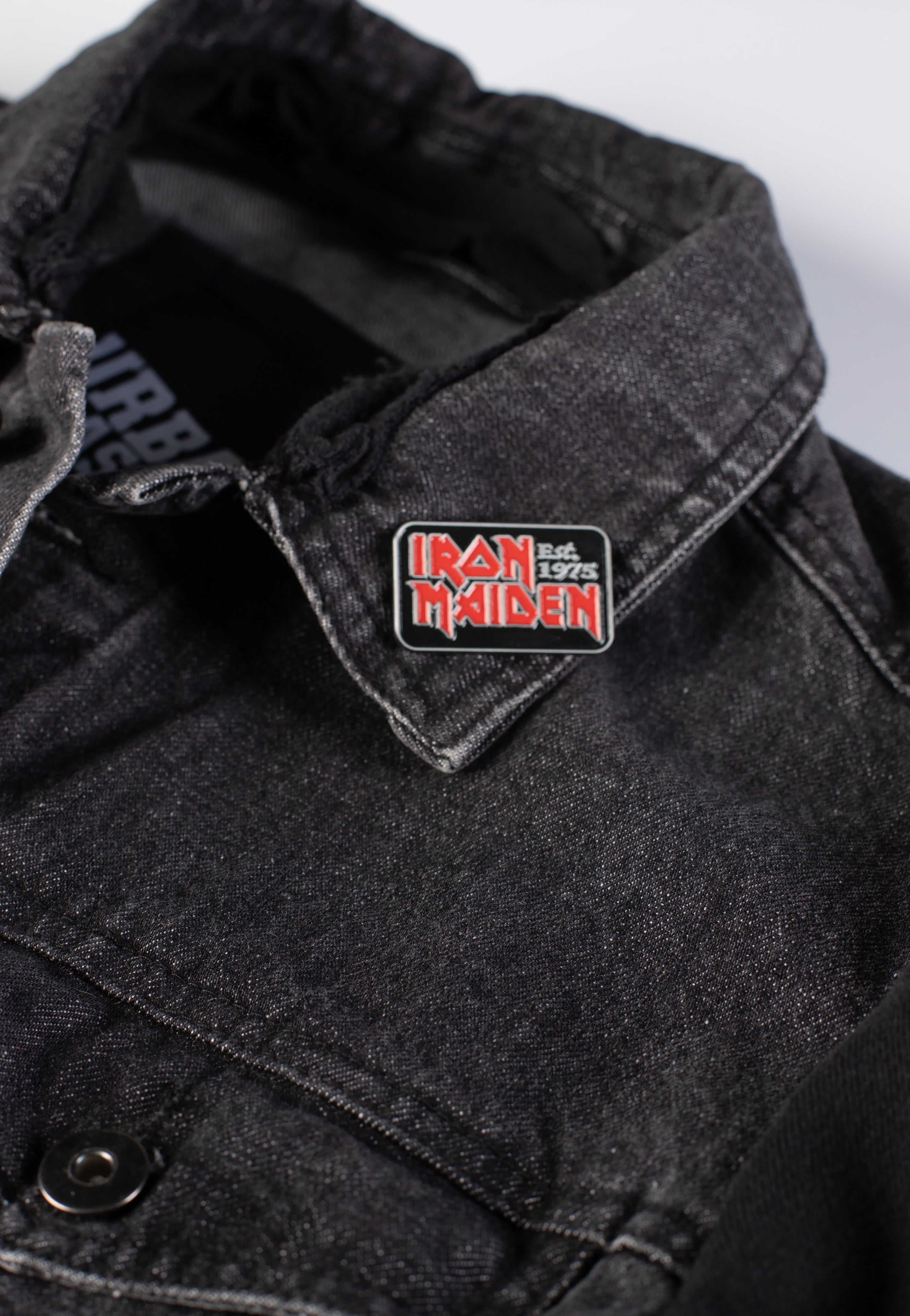 Iron Maiden - Est. 1975 - Pin | Neutral-Image